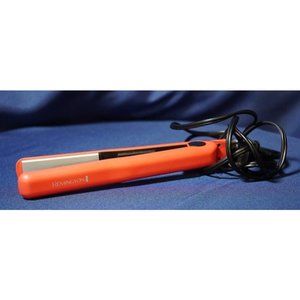 Remington‎ Model S1302 Hair 1" Iron 120-240V (6d6)